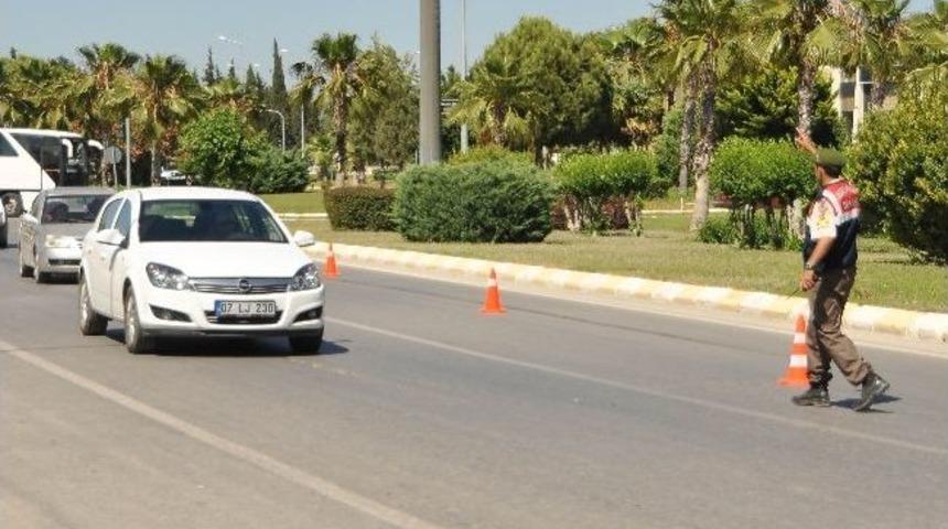 Jandarma Trafik Ekipleri Denetimlerini S&uuml;rd&uuml;r&uuml;yor