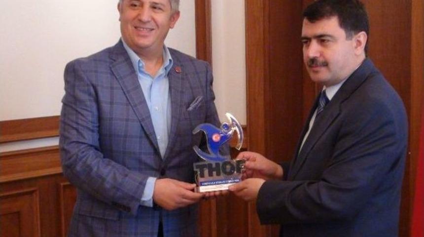 G&uuml;rhan Ozanoğlu&rsquo;ndan Vali Şahin'e Ziyaret