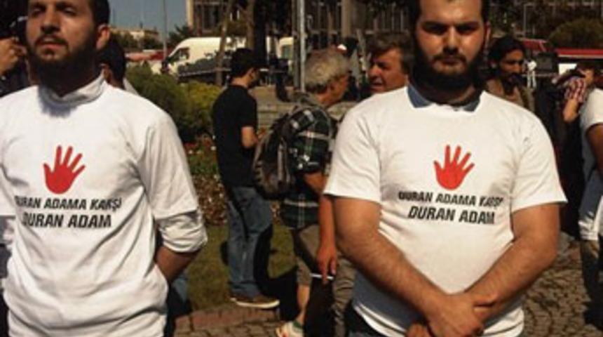 Duran adama karşı duran adam eylemi