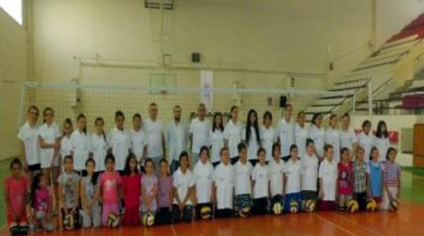 Bafra&rsquo;da Yaz Voleybol Okulu