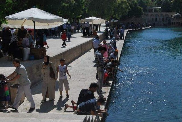 Yerli Ve Yabancı Turistlerin Değişmez Mekanı Balıklı Göl 1