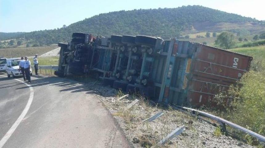 Boz&uuml;y&uuml;k'te Trafik Kazası, 1 Yaralı