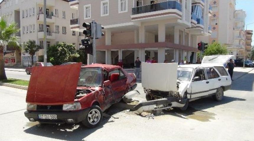 Manavgat&rsquo;ta Trafik Kazası: 1 Yaralı
