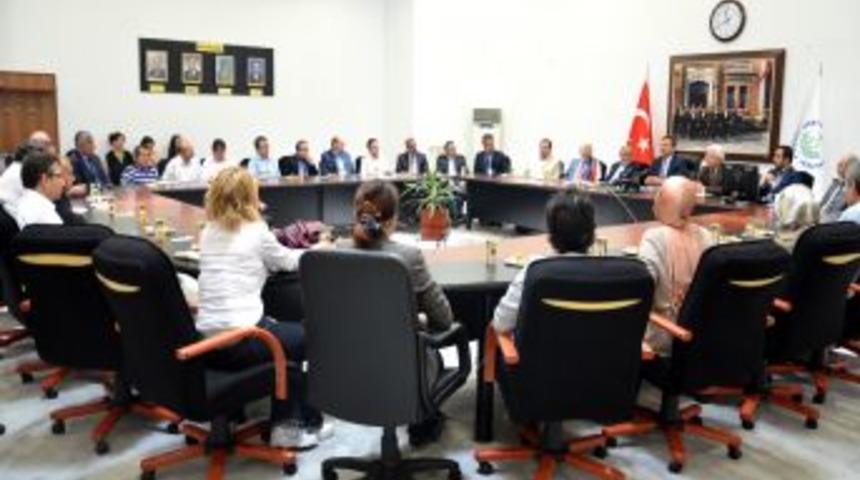 AİB&Uuml; İlahiyat Fak&uuml;ltesi'ne Tatbikat Camisi Protokol&uuml; Imzalandı