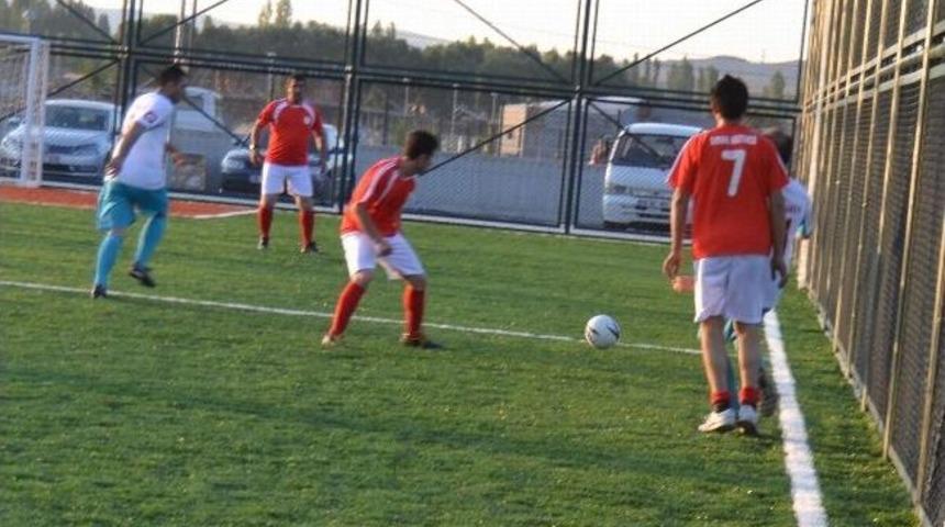 Kurumlar Arası Halı Saha Futbol Turnuvası Başladı