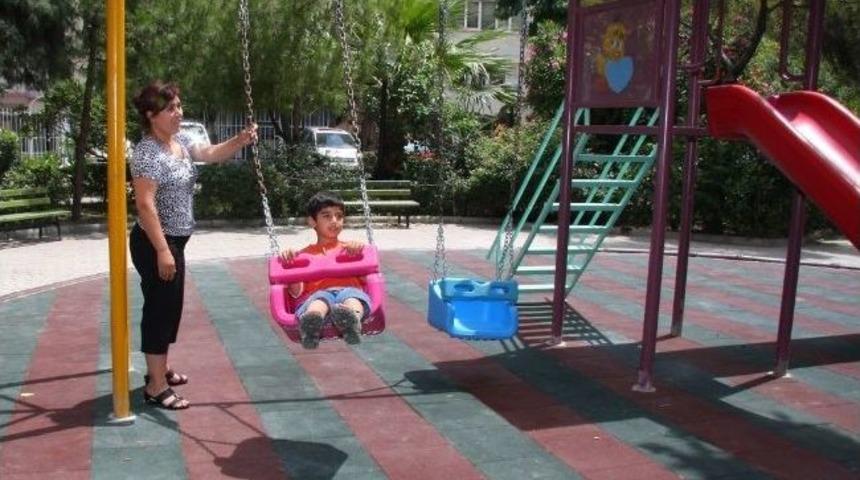 Konak&rsquo;ta G&uuml;venli Parklar