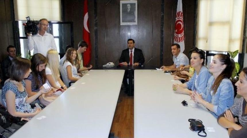 Zagreb &Uuml;niversitesi T&uuml;rkoloji B&ouml;l&uuml;m&uuml; &Ouml;ğrencileri, Tbmm&rsquo;de Sait&rsquo;in Konuğu Oldu