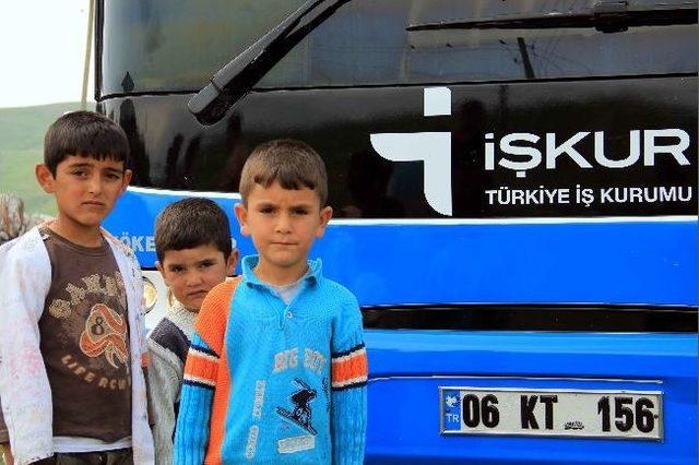 İşkur Otob&uuml;s&uuml;n&uuml;n İstihdam Yolculuğu Sona Erdi 2