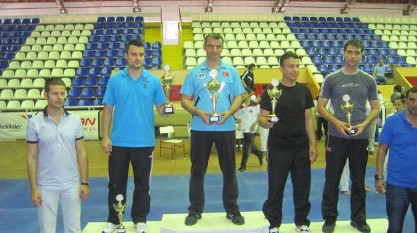 Tekvandocular, Balıkesir'den Kupayla D&ouml;nd&uuml;