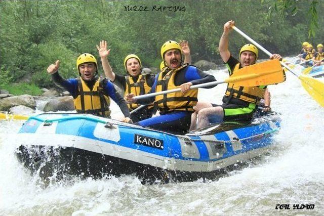 İş Adamları Raftingle Stres Attı 2