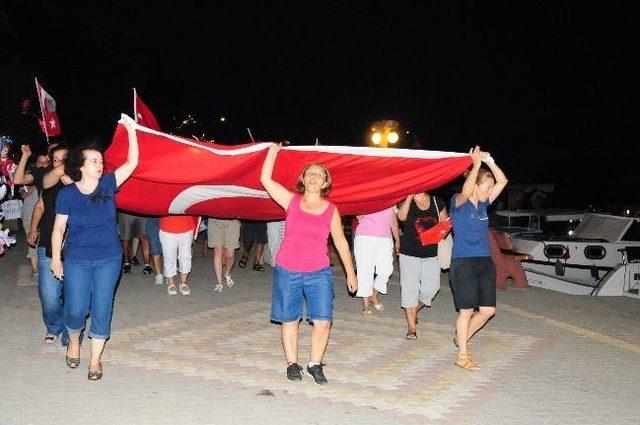 Küçükkuyu’dan Gezi Parkına Destek