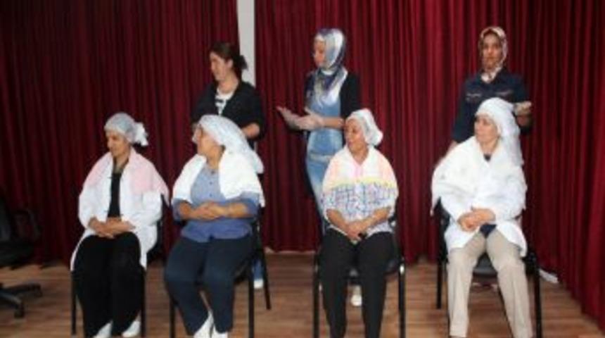 H&uuml;nerli Eller Sa&ccedil; Yapımını &Ouml;ğrendi