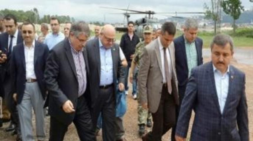 Milletvekilleri Sel B&ouml;lgesini Gezdi