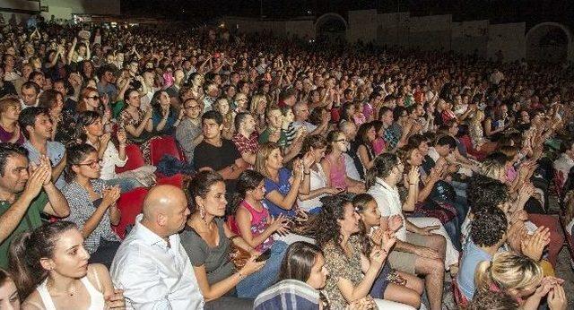 Fransız Sanatçı Zaz Bursa’da Konser Verdi