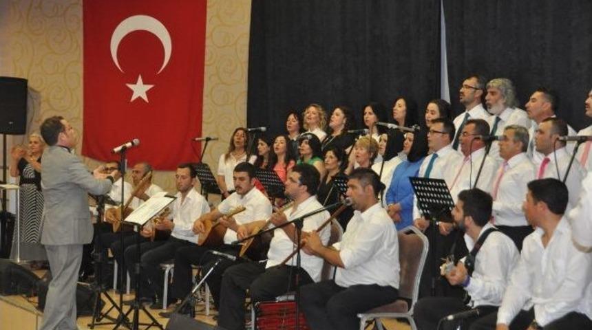 Kartepe'de T&uuml;rk Halk M&uuml;ziği Konseri