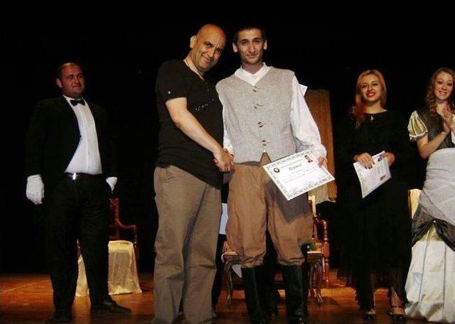 Sahnede Mezun Oldular 1