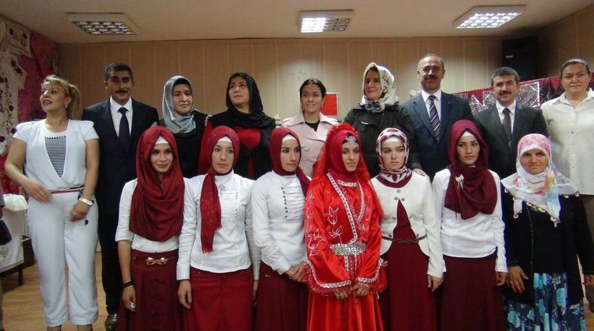 Hask&ouml;y Halk Eğitim Merkezi'nde Yıl Sonu Sergisi A&ccedil;ıldı