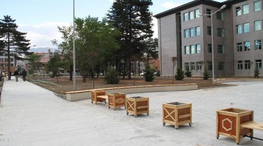 Adalet Sarayına &Ccedil;evre D&uuml;zenlemesi