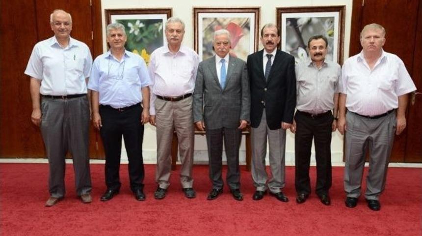 Aldırmaz: &ldquo;3 Kişi &Ccedil;alıştıranın Emrindeyiz&rdquo;