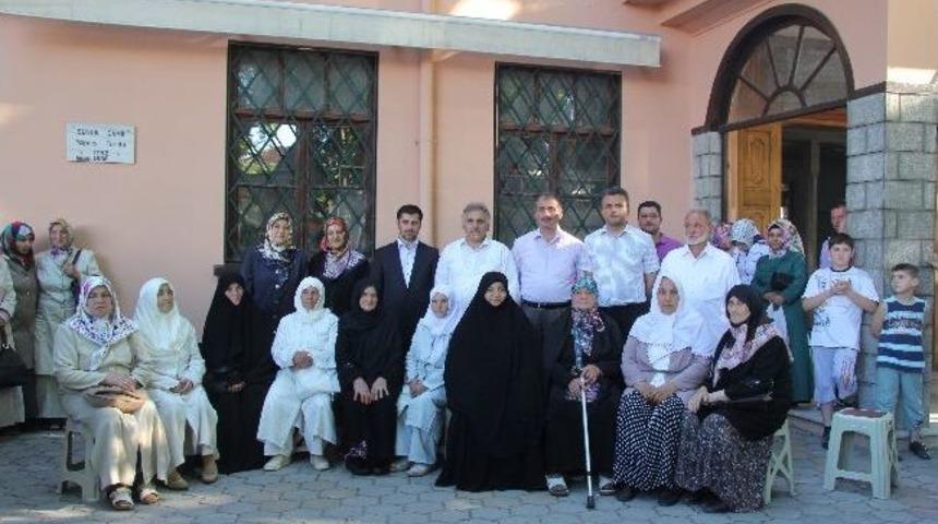 Hendek Belediyesi Tarafından 10 &Ccedil;ocuğu Olan, 8 Anne Kutsal Topraklara G&ouml;nderildi