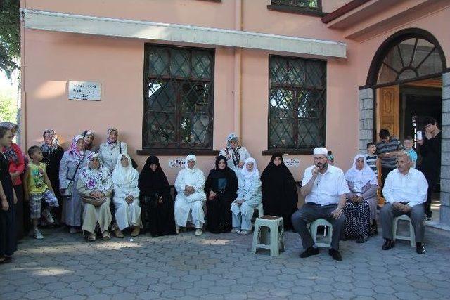 Hendek Belediyesi Tarafından 10 Çocuğu Olan, 8 Anne Kutsal Topraklara Gönderildi