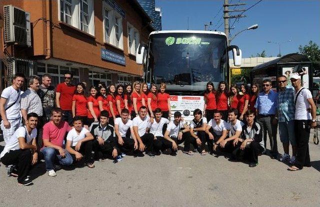 Osmangazili Folklorcular Avrupa Turnesine Çıktı