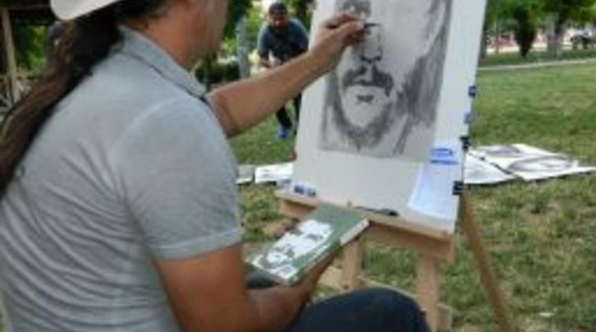 Suriyeli Ressam Ilgi G&ouml;r&uuml;yor