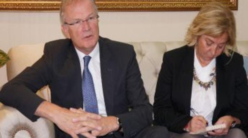 Alman B&uuml;y&uuml;kel&ccedil;i Polh: Gezi Parkı'nda Polisin Şiddeti Bizi Dehşete D&uuml;ş&uuml;rd&uuml;