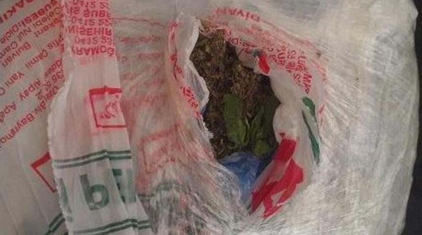 Bebek Bezi Arasında Uyuşturucu Taşıdılar