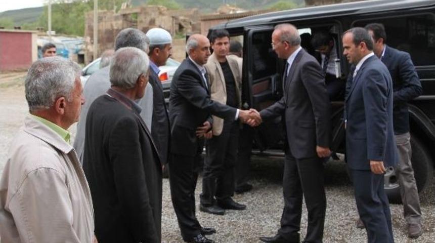 Bitlis Valisi Yurdakul'un K&ouml;y Gezileri