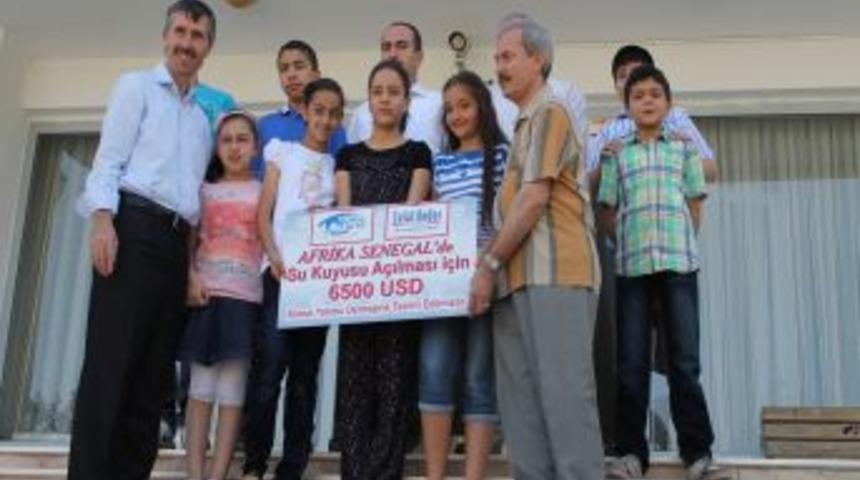 Afrika'daki Su Kuyusu I&ccedil;in K&uuml;pesini Sattı