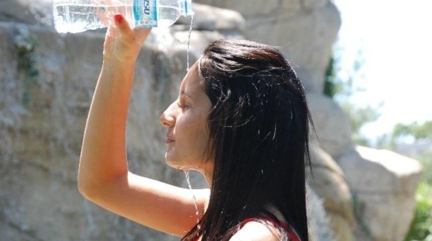 Torbalı'da Hava Sıcaklığı G&ouml;lgede 35 Derece