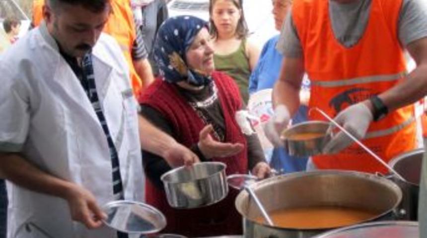 Kimse Yok Mu, Samsun'da 8 Ayrı Noktada Mobil Ara&ccedil;larla Iftar Yemeği Verecek