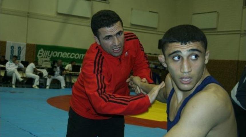 Erzurumlu Yıldız G&uuml;reş&ccedil;i Turan Avrupa Şampiyonu