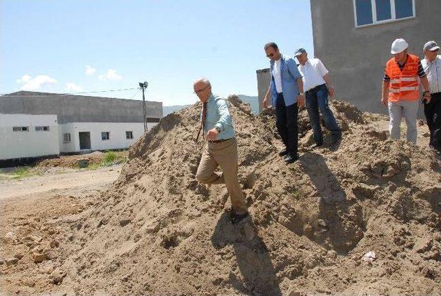 Başkan Yılmaz, Arıtma Tesisi İnşaatını Denetledi