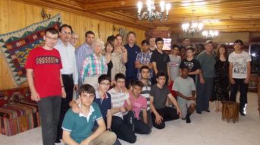 Alparslan Koleji'nde K&uuml;lt&uuml;rler Buluşması