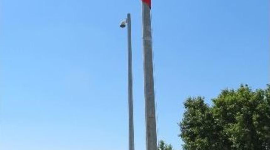 Kiraz Fiyatlarına Tepki İ&ccedil;in 'duran Adam'