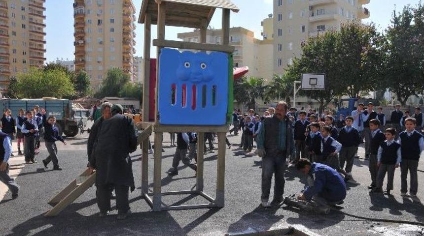 Yenişehir Belediyesi Okulların Bakımını S&uuml;rd&uuml;r&uuml;yor
