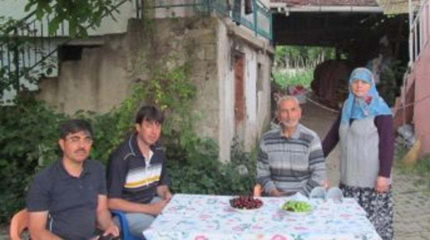 Üç Çocuğu Da Yurt Dışında Hizmet Veren Aile Ziyaret Edildi