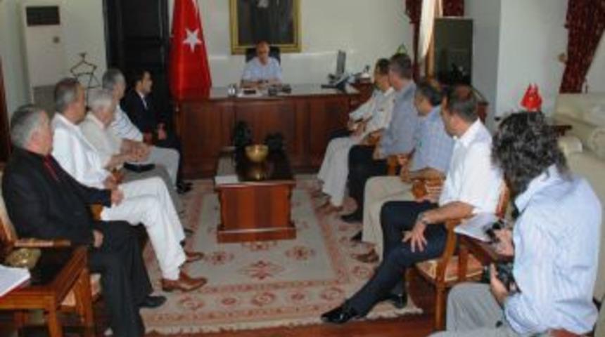 K&uuml;lt&uuml;r, Sağlık Ve Turizm Derneği'nden Vali &Ouml;z&ccedil;imen&rsquo;e Ziyaret