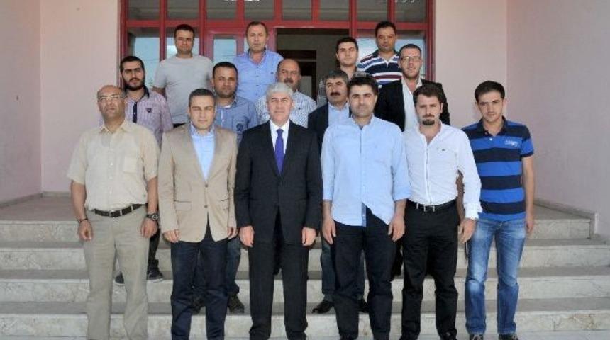 Vali Erden Deri Sanayicileri Derneğini Ziyaret Etti