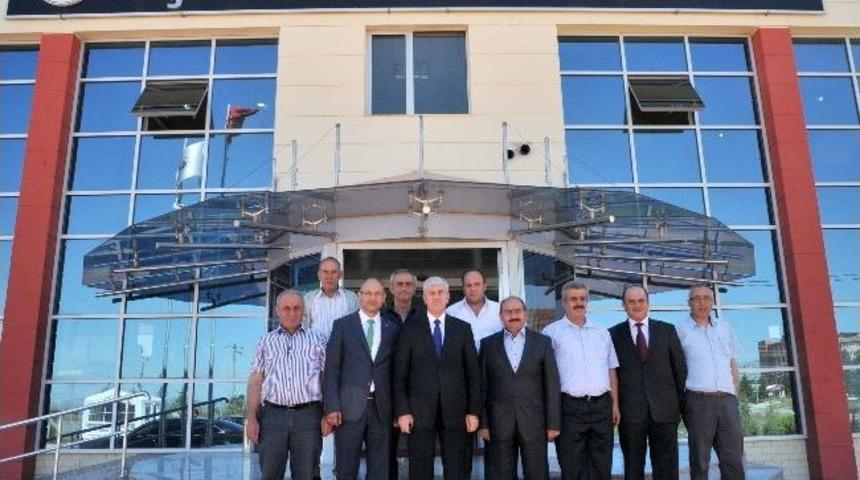 Vali Erden Ticaret Borsasını Ziyaret Etti