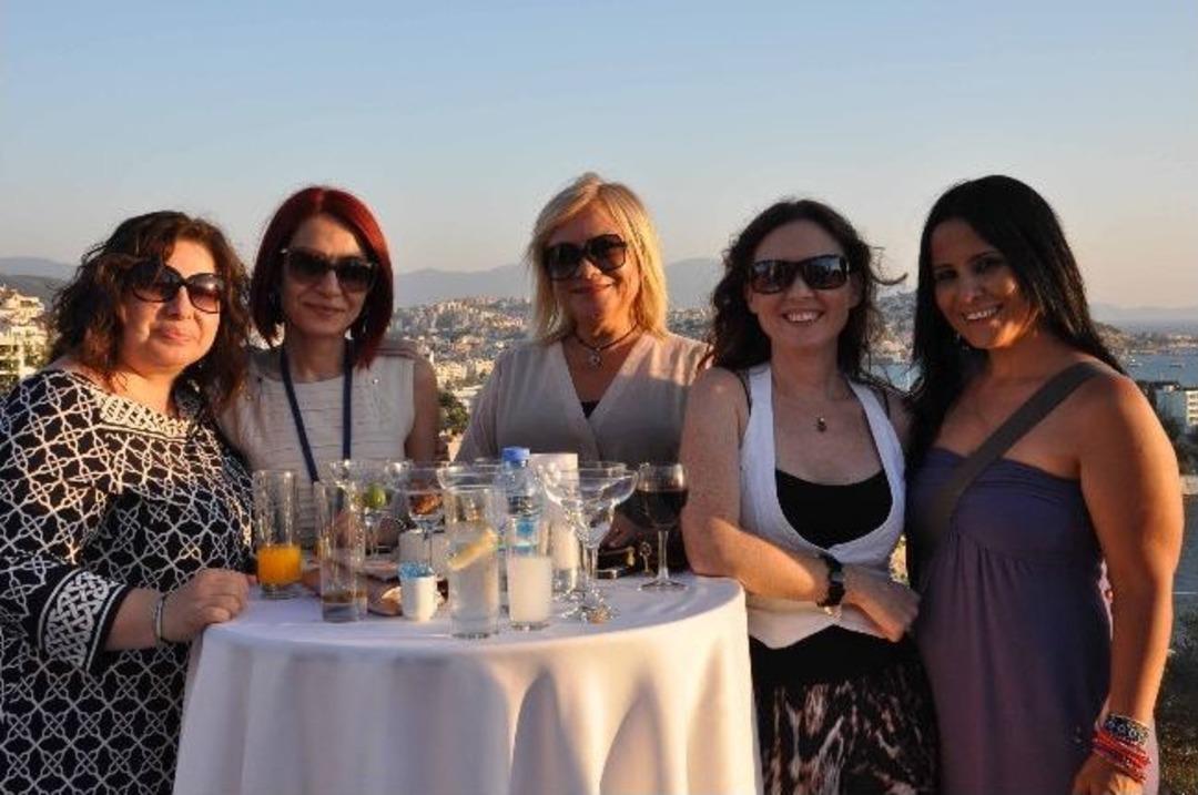 Altın G&uuml;vercin&rsquo;e Gazibeğendi&rsquo;de Kokteyl