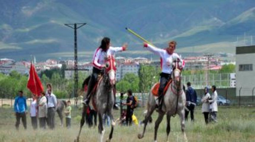 Erzurum&rsquo;da Kadın Atlı Cirit Takımı Kuruldu
