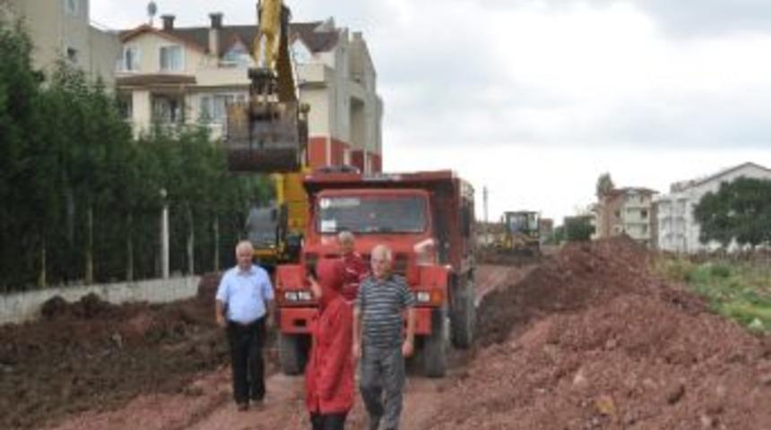Hasanpaşa Mahallesinde Yol &Ccedil;alışması