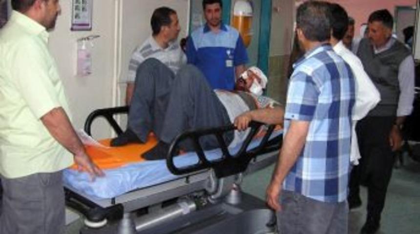 Malatya'da Ara&ccedil; Devrildi: 7 Yaralı