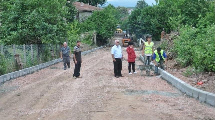 Soğuksu Mahallesinde Parke Yol &Ccedil;alışması