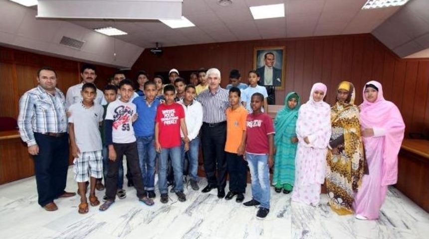 Moritanyalı &Ouml;ğrencilerden Başkan Sakallı&rsquo;ya Ziyaret