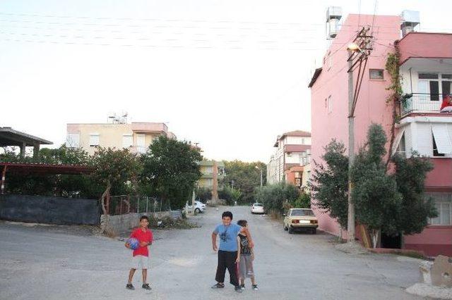 G&uuml;nd&uuml;z Yanan Sokak Lambalarına Tepki 1