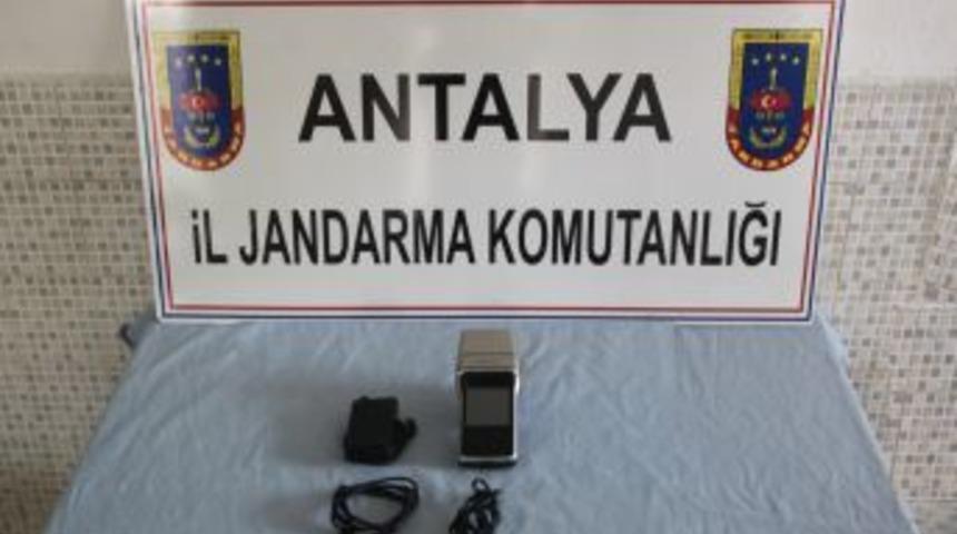 Kredi Kartı Kopyalayan 3 D&ouml;viz &Ccedil;alışanı &Ccedil;ıkarıldığı Mahkeme Tutuklandı